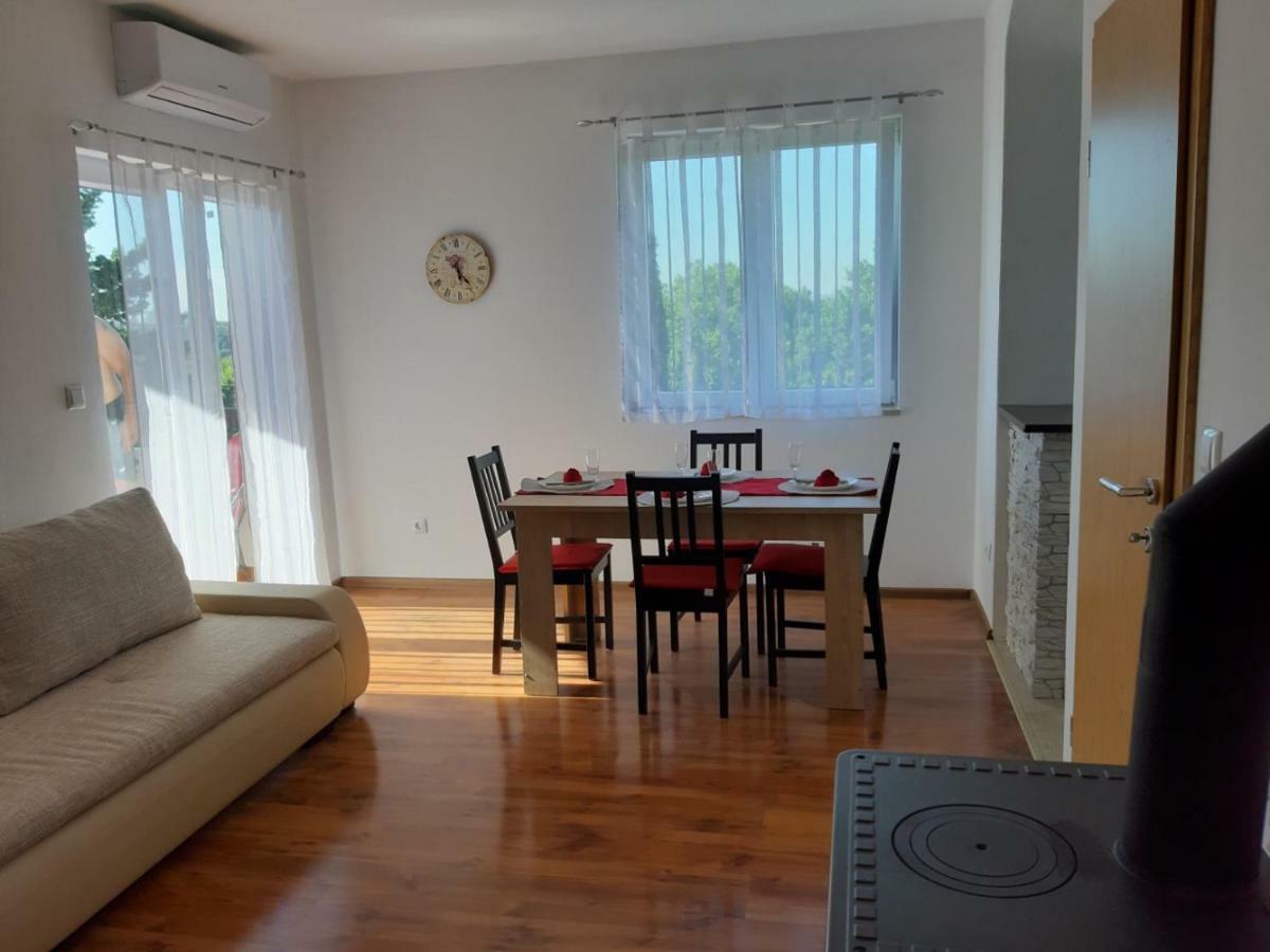 Apartman Igy Vinkuran Exterior foto